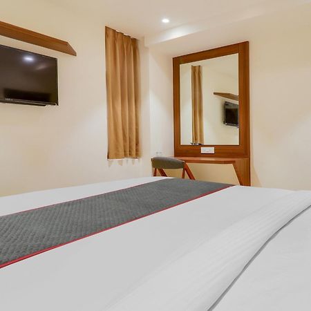 Super Townhouse Rcc Lamps Hotel Visakhapatnam Buitenkant foto