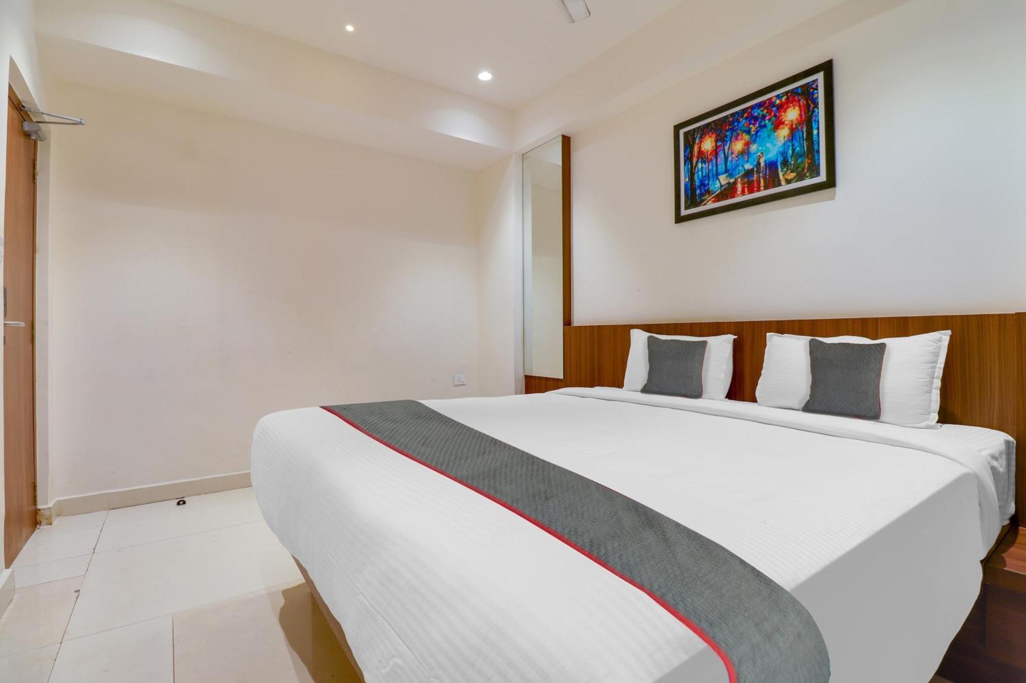 Super Townhouse Rcc Lamps Hotel Visakhapatnam Buitenkant foto