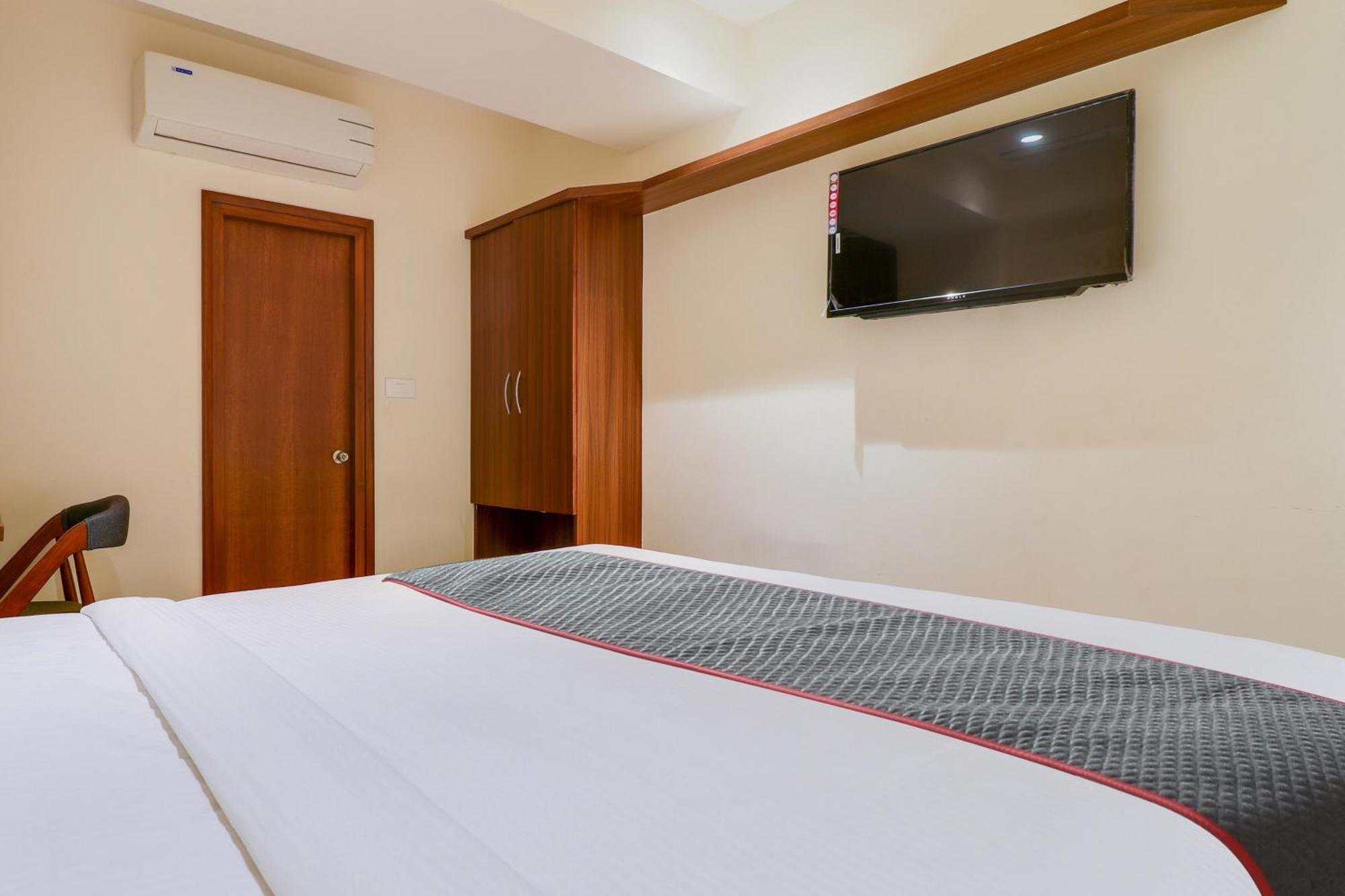 Super Townhouse Rcc Lamps Hotel Visakhapatnam Buitenkant foto